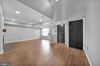 4 Ingham Way in New Hope, PA - Building Photo - Building Photo