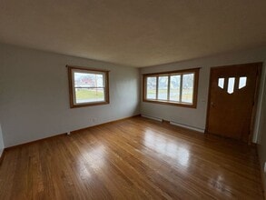 3035 Bayer Cir NW in Massillon, OH - Building Photo - Building Photo