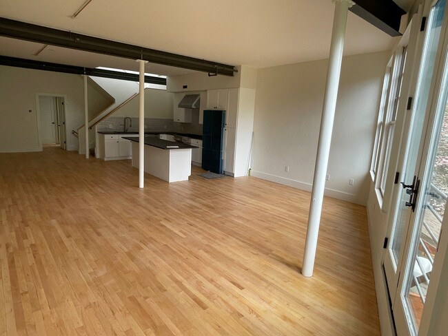 58 Regent St, Unit 1 in Cambridge, MA - Building Photo - Building Photo
