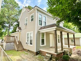 515 E Tuscaloosa St, Unit 3 Fully Furnished in Florence, AL - Building Photo