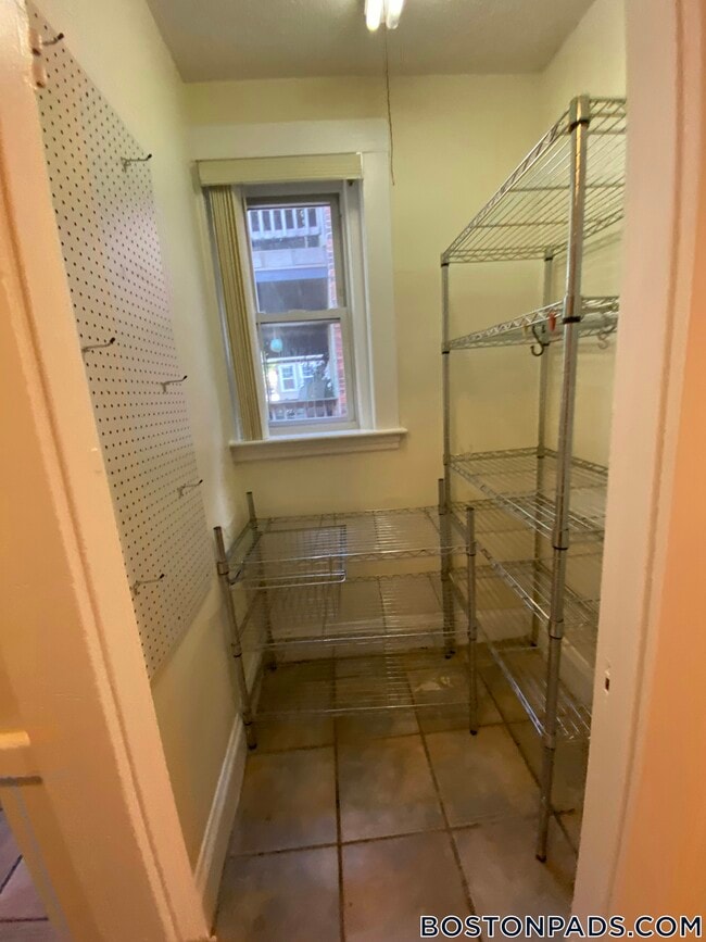 6 Barrows St, Unit 3 in Boston, MA - Building Photo - Building Photo