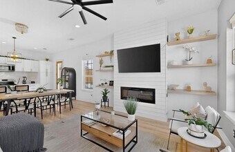 3889 Sam Cir, Unit 2506 in Dallas, TX - Foto de edificio - Building Photo