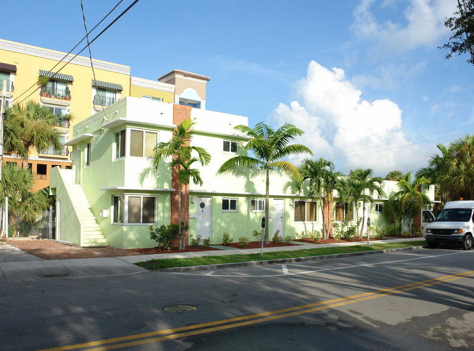 225 SE 12th Ave in Fort Lauderdale, FL - Building Photo