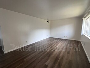 857 S Oak St in Ukiah, CA - Building Photo - Building Photo