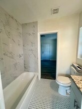 1630 NW 35th St, Unit 1 in Miami, FL - Building Photo - Building Photo