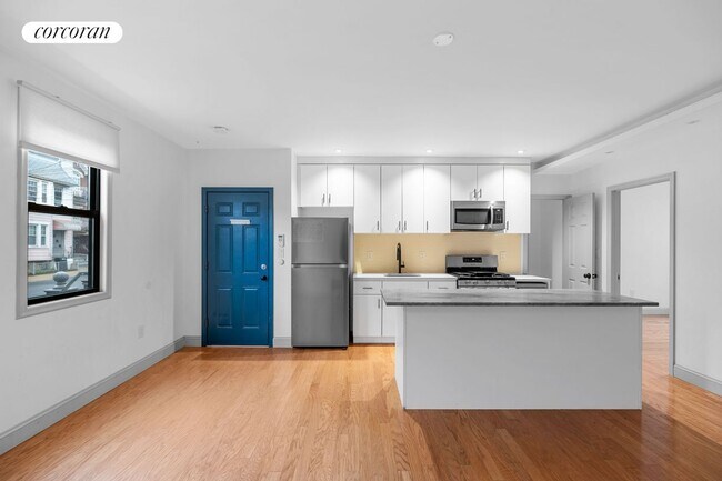 60-30 78th Ave in Queens, NY - Building Photo - Building Photo