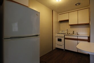 408 W Merchant St in Audubon, NJ - Building Photo - Building Photo