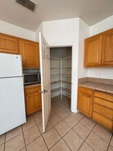 645 Rockspray Cir in Pittsburg, CA - Foto de edificio - Building Photo