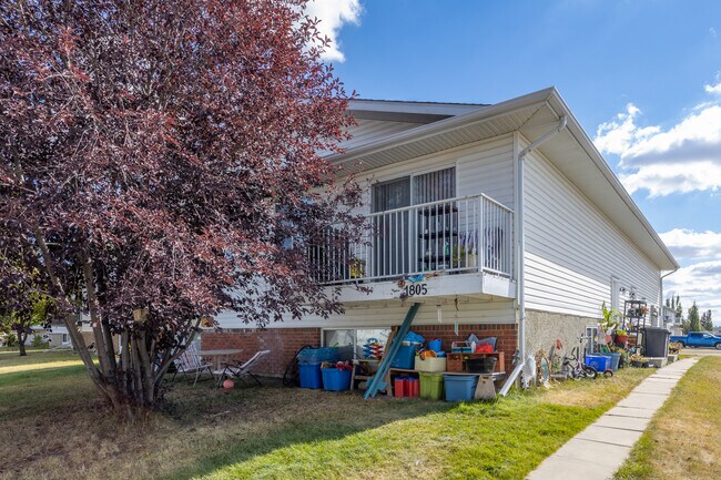 1805B 5 Av SE in High River, AB - Building Photo - Building Photo