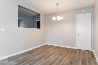 2166 Jammes Rd in Jacksonville, FL - Foto de edificio - Building Photo