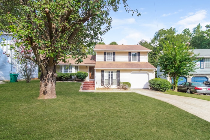 2172 Sara Ashley Way in Lithonia, GA - Building Photo