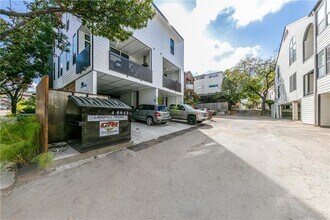 2908 Cole St in Austin, TX - Building Photo - Building Photo