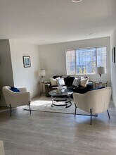 1585 W 35th Pl in Los Angeles, CA - Building Photo - Building Photo