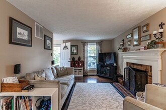 6221 Wilmington Dr in Burke, VA - Building Photo - Building Photo