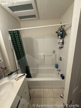 1054 Cambridge St in Cambridge, MA - Foto de edificio - Building Photo