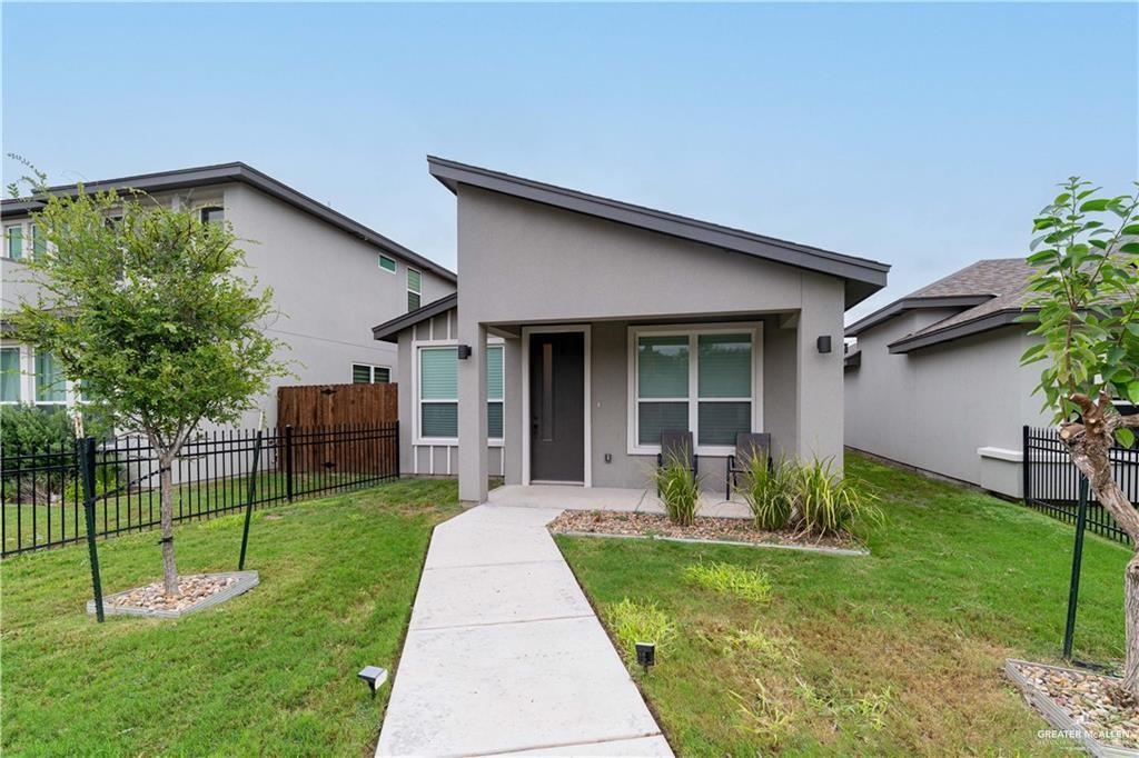 25 Xavier Ave in McAllen, TX - Building Photo