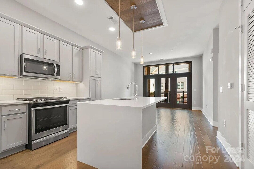 2401 Euclid Ave in Charlotte, NC - Building Photo