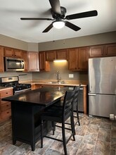 366 Stephens Rd in Akron, OH - Foto de edificio - Building Photo