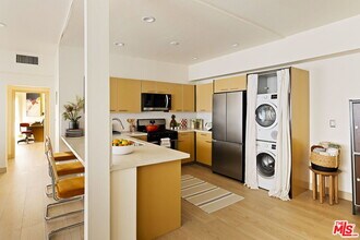 1717 Malcolm Ave in Los Angeles, CA - Building Photo - Building Photo