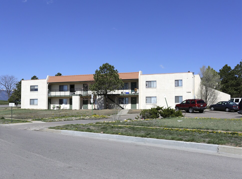 Park View Apartments in Colorado Springs, CO - Building Photo