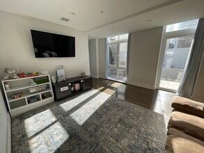 262 Monsignor O'Brien Hwy in Cambridge, MA - Building Photo - Building Photo