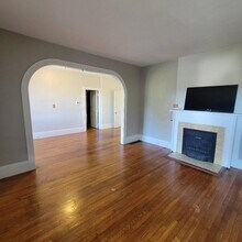 30 Uxbridge St in Worcester, MA - Building Photo - Building Photo
