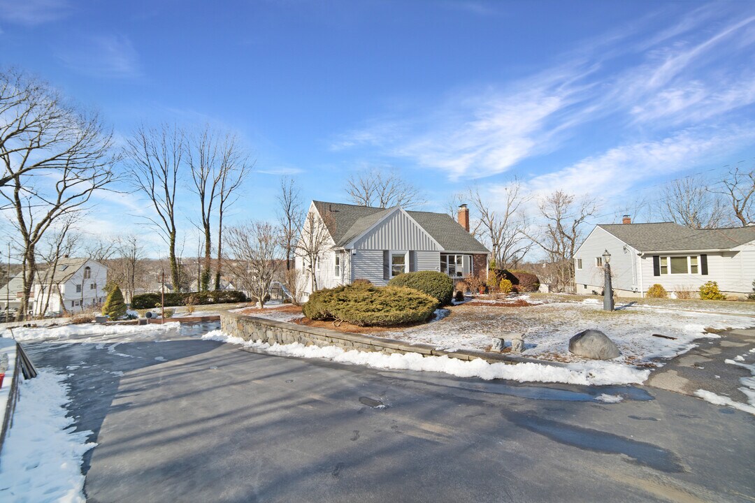 23 Stanley Cir in Quincy, MA - Building Photo