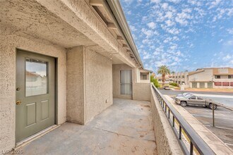 3771 Shirebrook Dr in Las Vegas, NV - Building Photo - Building Photo