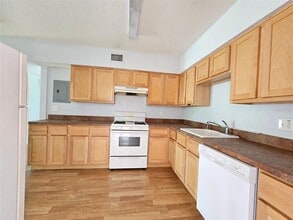 1355 Drew St in Clearwater, FL - Building Photo - Building Photo