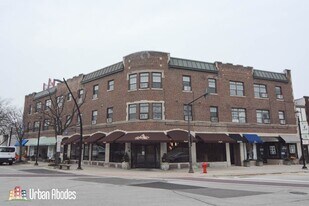 727 Saint Johns Ave, Unit A06C in Highland Park, IL - Building Photo