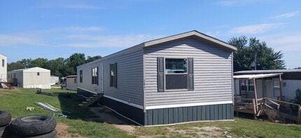 2 Evergreen Ct in Goodfield, IL - Building Photo - Building Photo