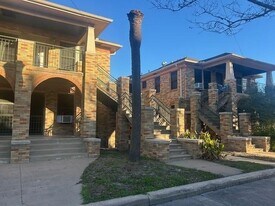 2424 2nd St in Galveston, TX - Building Photo