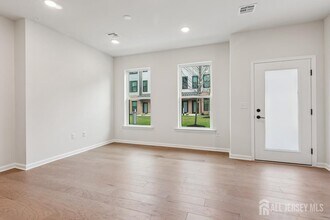 214 Jessie Pl in New Brunswick, NJ - Building Photo - Building Photo