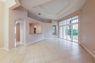 2560 Jardin Manor in Weston, FL - Building Photo - Building Photo