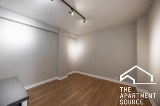 511 W Belmont Ave in Chicago, IL - Building Photo - Building Photo