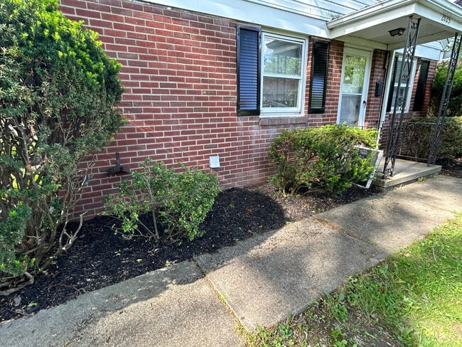 2025 Ayers Ave, Unit 2025 Ayers