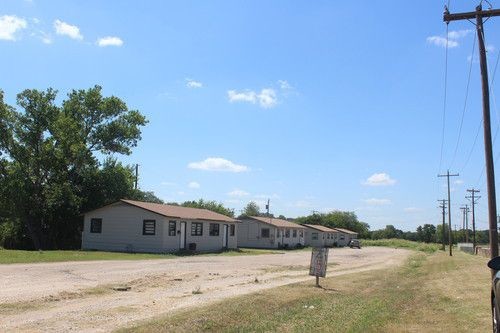 WACO STREET APARTMENTS in Gatesville, TX - Building Photo