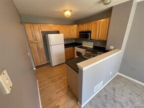 8767 Hardwood Dr in Belleville, MI - Building Photo - Building Photo
