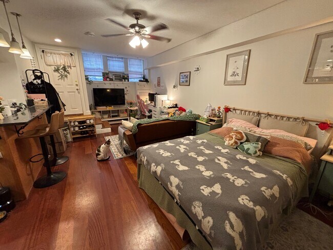 8 Grove St, Unit A in Boston, MA - Building Photo - Building Photo