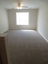 1020 Pebblewood Dr in Virginia Beach, VA - Building Photo - Building Photo