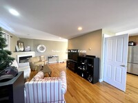 25 Iroquois St, Unit 1 in Boston, MA - Building Photo - Building Photo