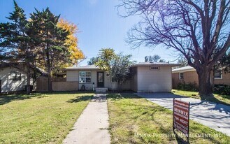 4303 43rd St in Lubbock, TX - Building Photo