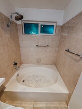 911 N 163rd St in Shoreline, WA - Building Photo - Building Photo