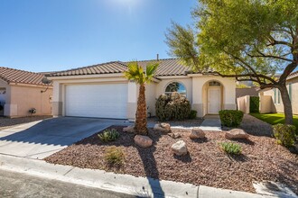 9837 Lenox Crest Pl in Las Vegas, NV - Building Photo - Building Photo