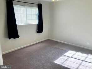 10713 Hampton Mill Terrace in North Bethesda, MD - Building Photo - Building Photo