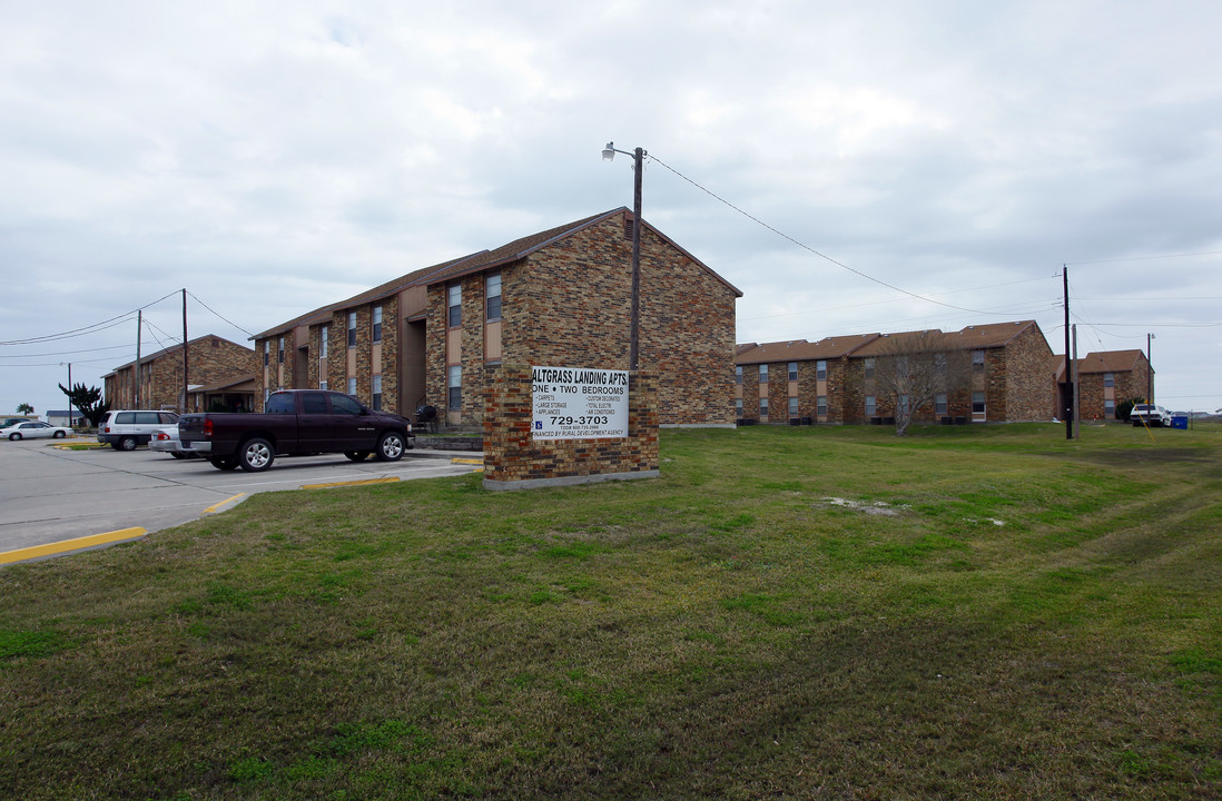 Salt Grass Landing Apartments in Rockport, TX - Building Photo