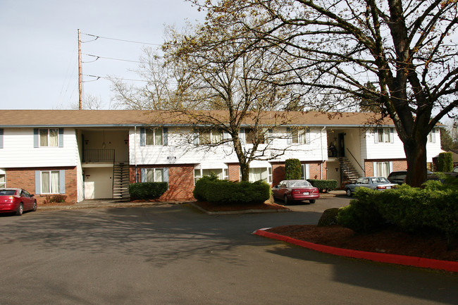 2630 SE 136th Ave in Portland, OR - Building Photo - Building Photo