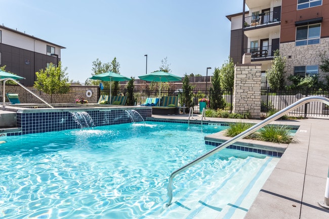 The View at Golden Ridge in Golden, CO - Foto de edificio - Building Photo