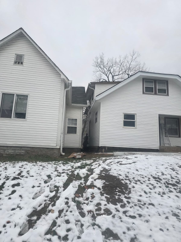 property at 866 W 25th St