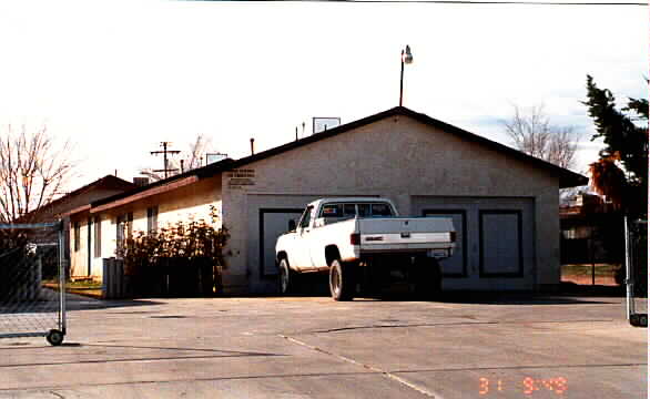 15999 Orange St in Hesperia, CA - Building Photo - Building Photo